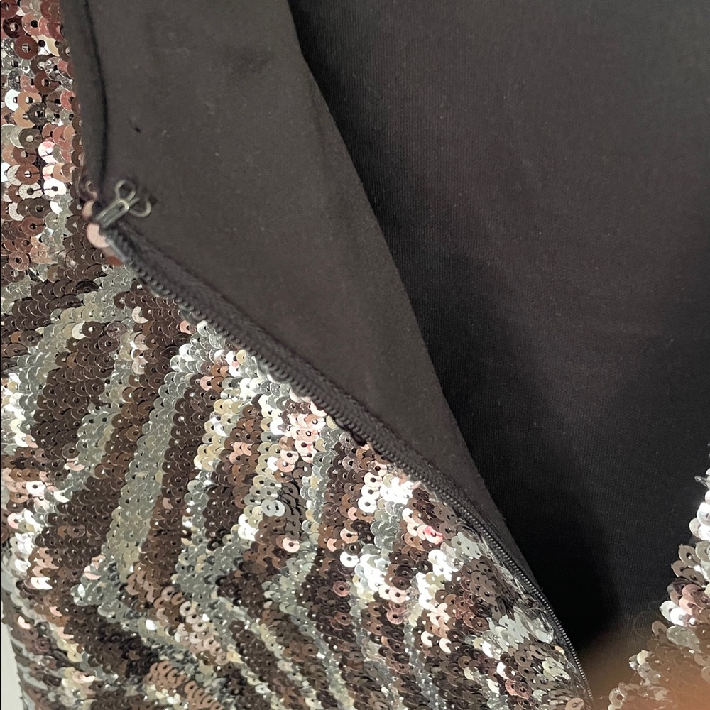 GUESS CAP SLEEVES  BLACK & SILVER SEQUIN ZEBRA PATTERN MINI DRESS SIZE 6 - Picture 7 of 10